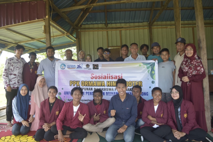 Sosialisasi Program Peningkatan Kapasitas Organisasi Kemahasiswaan (PPK ORMAWA) Himaproter UNIMUDA Sorong Membawa Inovasi Smart Farming di Kampung Warmon Kokoda